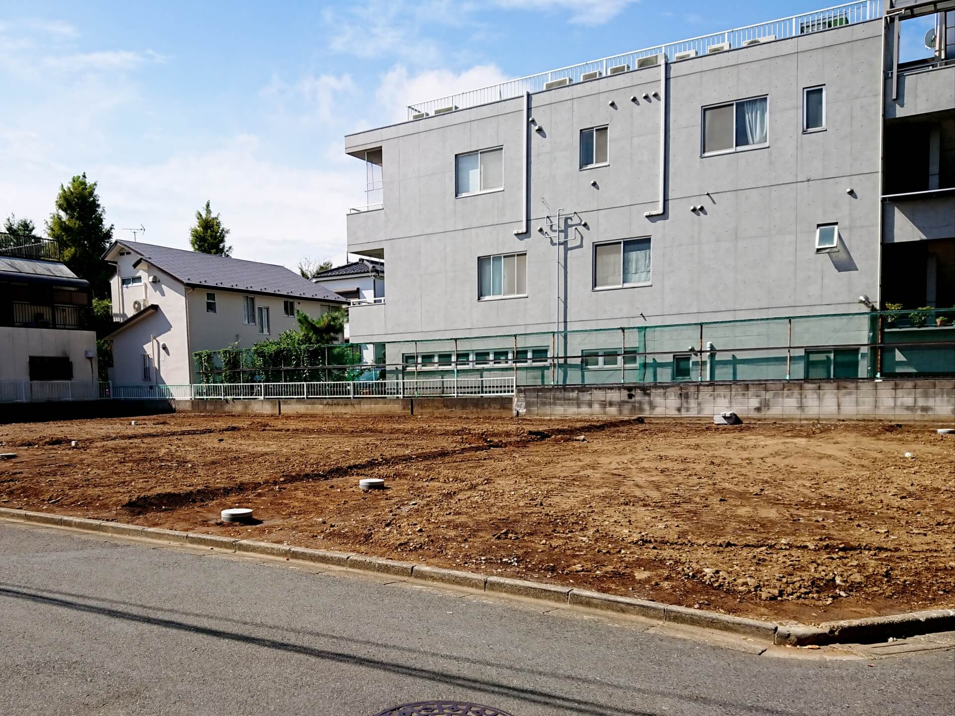 Vacant land between buildings